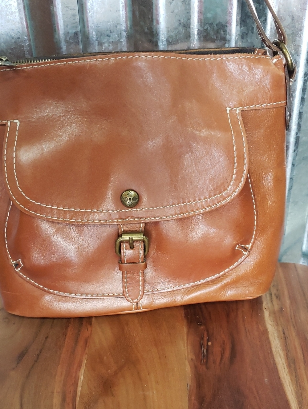 Classic Leather Crossbody Bag in Cognac